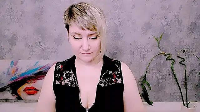 XXX chat uživo modela Djullia