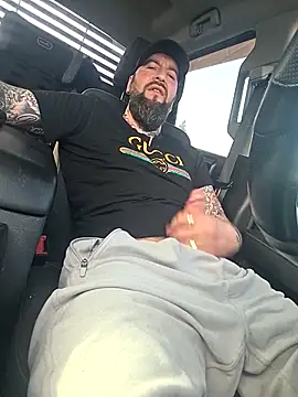 Beardedtattood 网络视讯表演