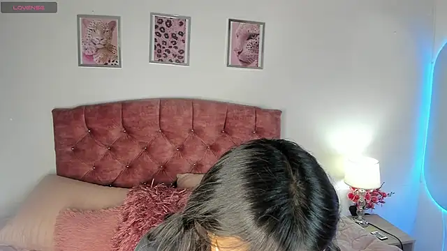 luna_velveth's Live XXX Chat