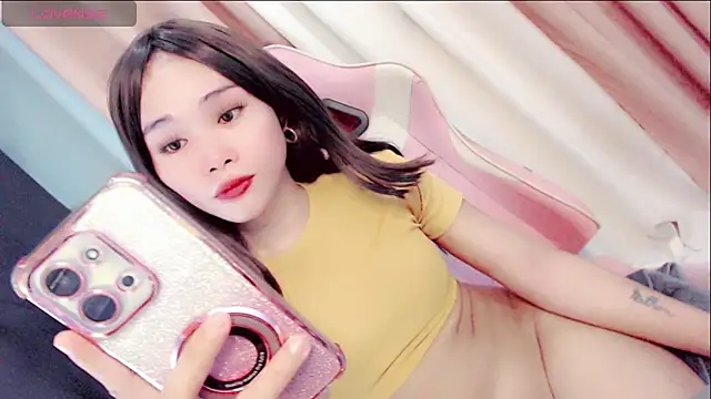 Amomentoflust99 在線直播表演