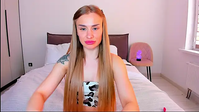 MashaFromRussia-_- Adlı Modelin Canlı XXX Sohbeti