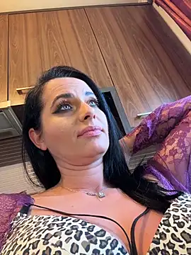 Hotmomcheckk_'s Live XXX Chat