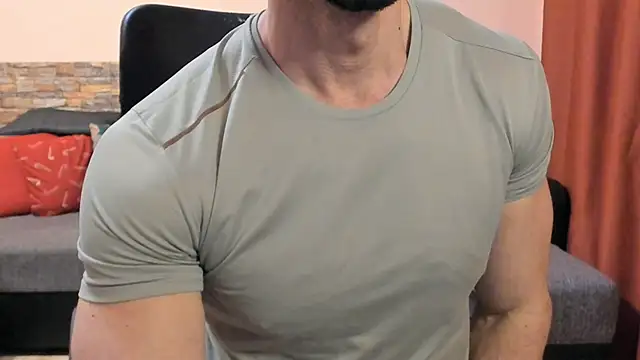 Онлайн чат XXX HotHunkTrainer