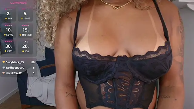 Chat +18 de Alma_Dunn ao vivo