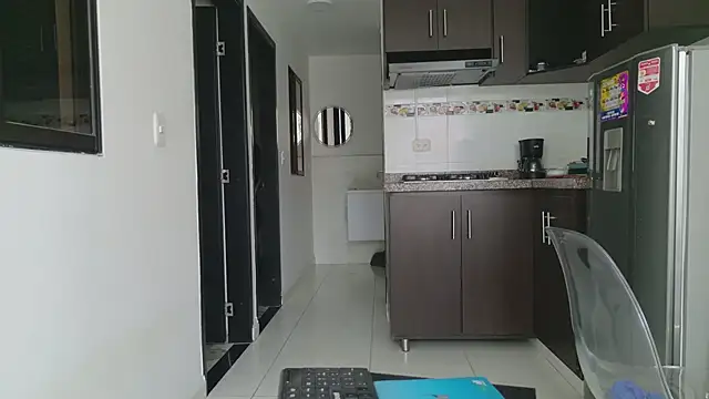 grey___27: διαδικτυακό σόου στην κάμερα