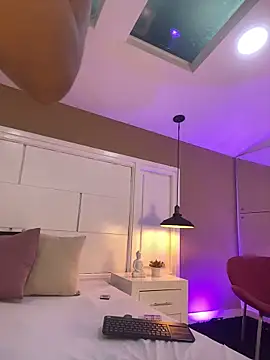 JuliaaVega 现场XXX聊天