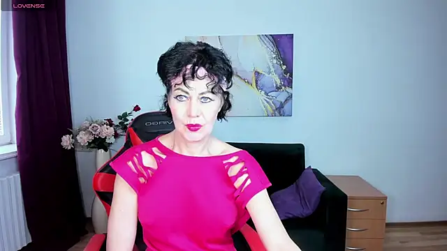 Silvia_Wallec: онлайн-секс-чат