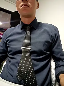 MrSecretSuit Show Webcam