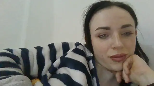 Czat XXX na żywo – Trinsy_Love