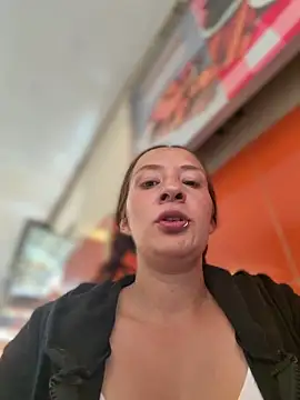 Samyra_Biker12 Show in webcam