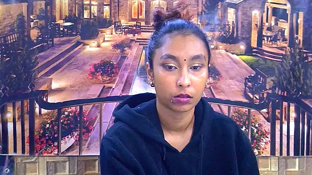 IndianSexyButt Adlı Modelin Canlı XXX Sohbeti