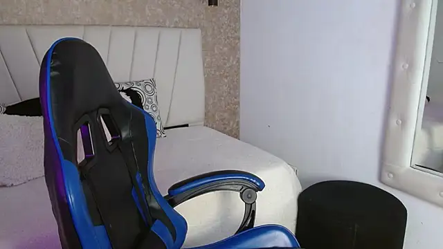 Chat XXX en directo de AliceSmity_