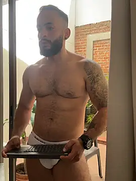 Chat +18 de Mike_savage3 ao vivo