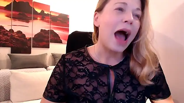 love-bionda Chat XXX live