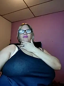 EllisW8 live XXX chat