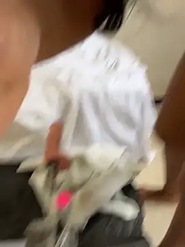 แชท XXX สดของ Cynddy