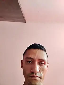 TuCanero23cm Adlı Modelin Canlı XXX Sohbeti