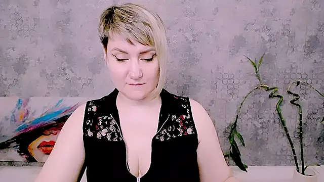 Djullia's Live XXX Chat