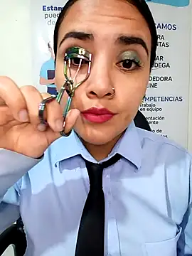 Chat +18 de MAYE__13 ao vivo