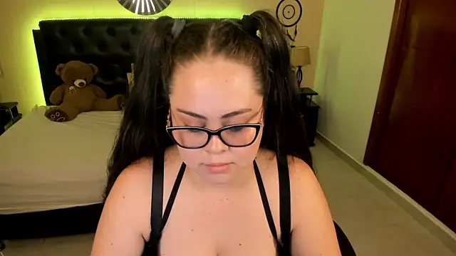 LolaVillalobos' Live XXX Chat