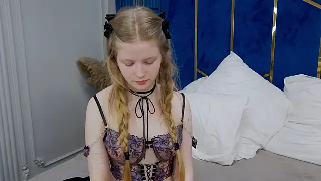 Show modela LilianHowards na web-kameri