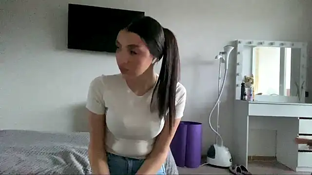 AlvinaMair's Live XXX Chat