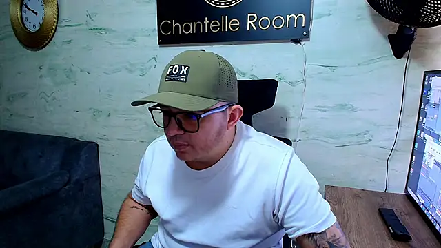 Show modela maximo_daddy na web-kameri