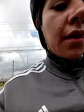 CAROLINE__07 Chat XXX in diretta