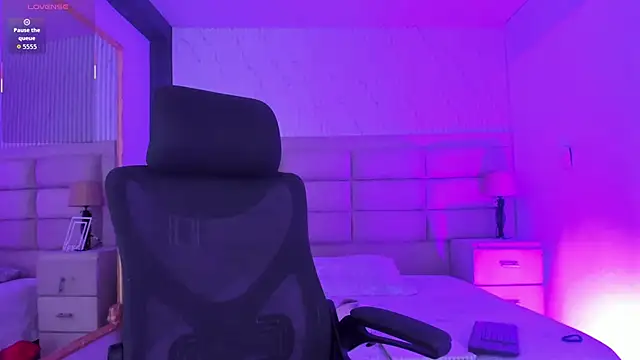 CarolineFyre live XXX chat