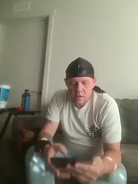 yourMasterisBoredのライブXXXチャット