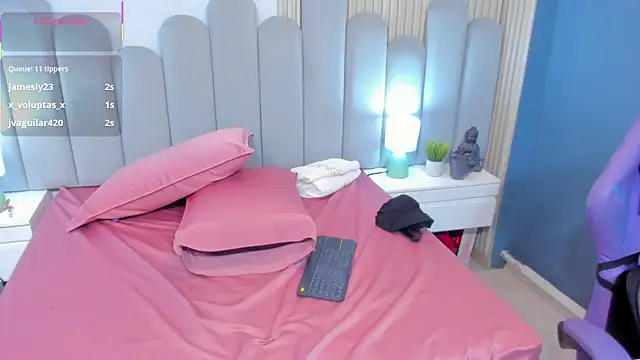 luly_dreams' Live XXX Chat