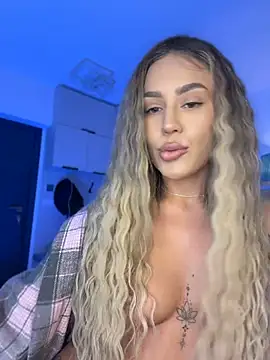 BarbieDoll13's Live XXX Chat