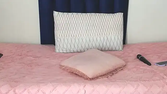 Pinkdollyg's Webcam Show