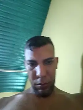 UnreadyChutzpa Live XXX-chat