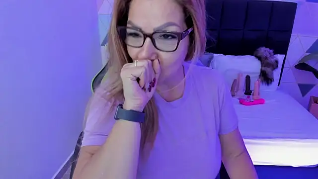 gisela27's Live XXX Chat