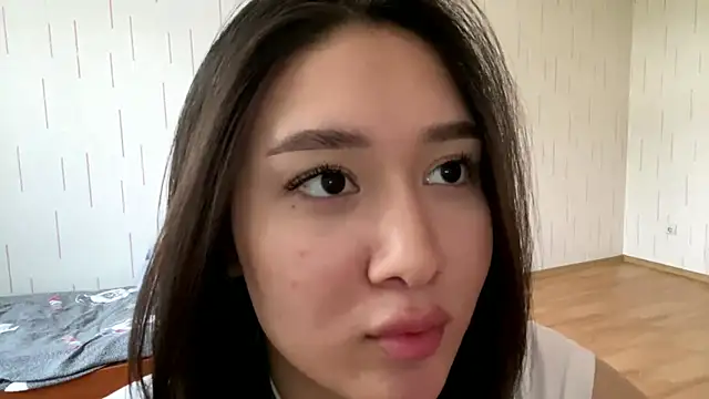 Chat XXX en directo de YourMiIa