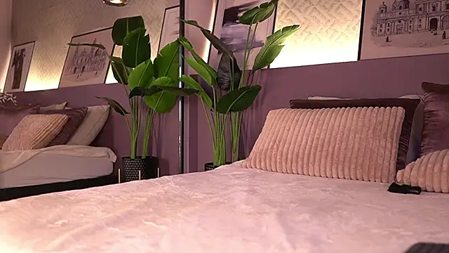 IzzyWild's Live XXX Chat