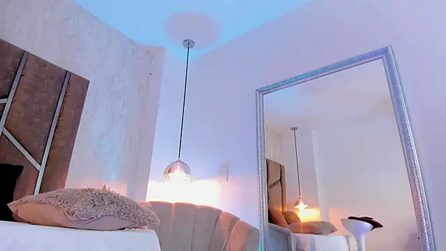 Martinaa_Jones_ Live XXX-Chat