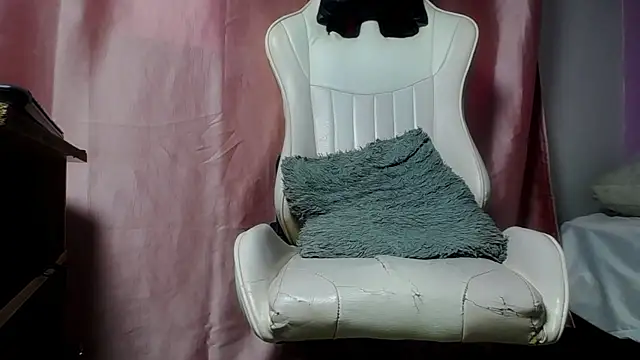 Amir_guy_ Show in webcam