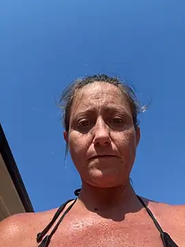 FoxyMillie: διαδικτυακό σόου στην κάμερα