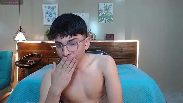 SantiTwinkyy 在線直播表演