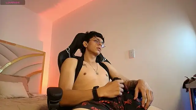 Milo_Storm Webcam-Show