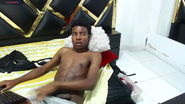 NoahJhonson69's Webcam Show