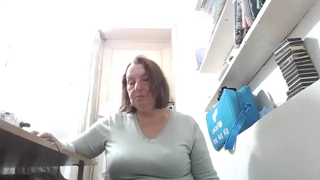 AnnaLive570's Webcam Show