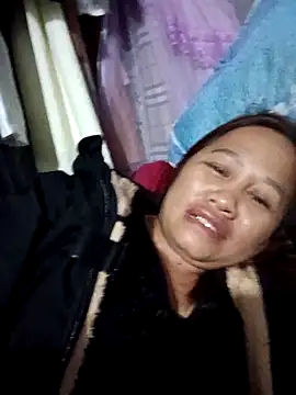 Phiphi135's Webcam Show