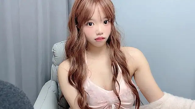 TwinXXyan's Live XXX Chat