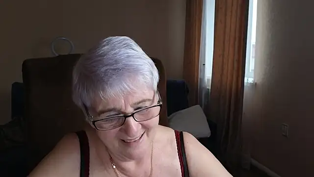 Chat +18 de Sandra_Snowflake ao vivo