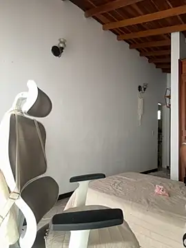 Pertunjukan Kamera Web GabriSaenz