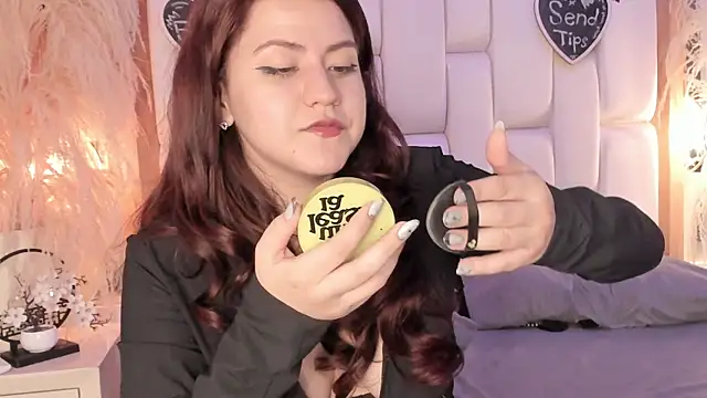 Chat XXX en directo de Daphne_And_Roger