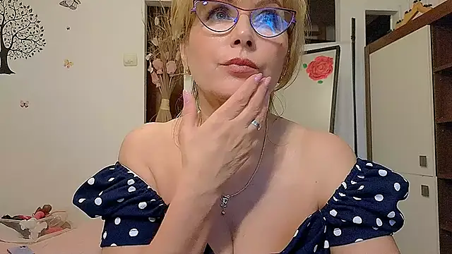 elacoquette Adlı Modelin Canlı XXX Sohbeti